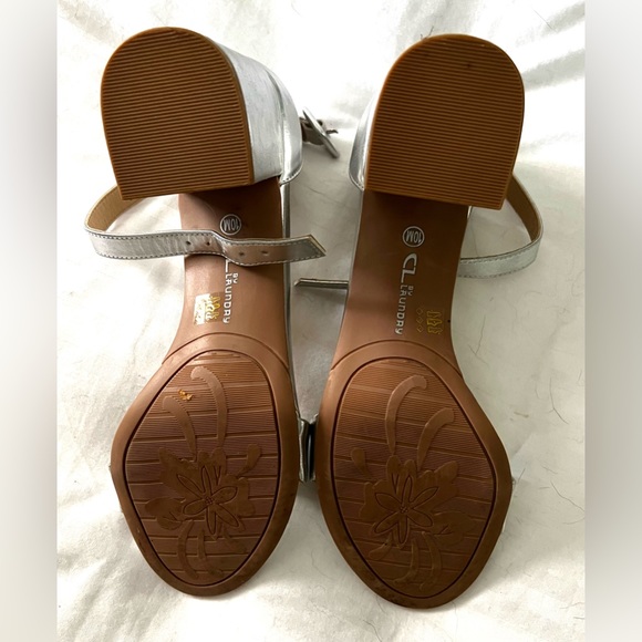 CL BY LAUNDRY “JODY” silver metallic ankle strap and 2.25”block heel sandal! - Picture 2 of 3